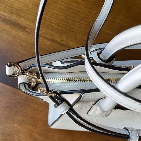 Michael Kors Avril Satchel - Light Cream - Picture 6 of 16